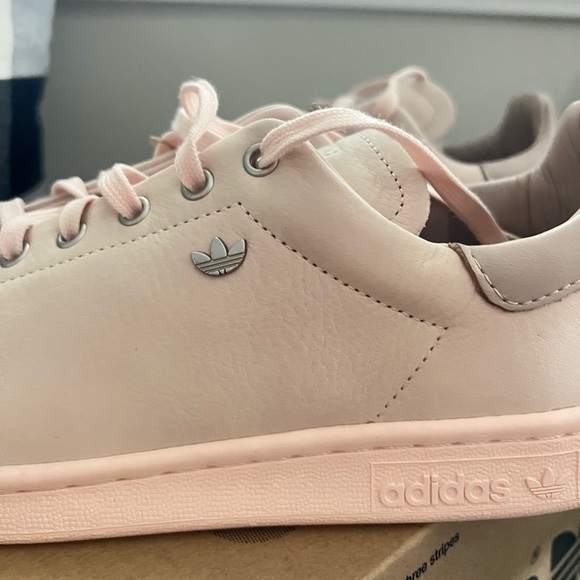 Stan Smith Lux Shoes - Picture 2 of 6